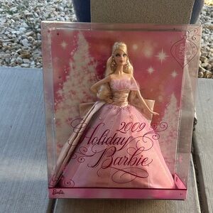 Barbie 2009 Holiday Doll in Sparkling Pink